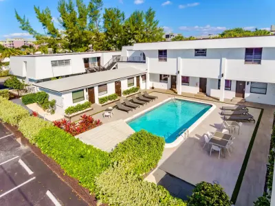 Beach Walk Deerfield